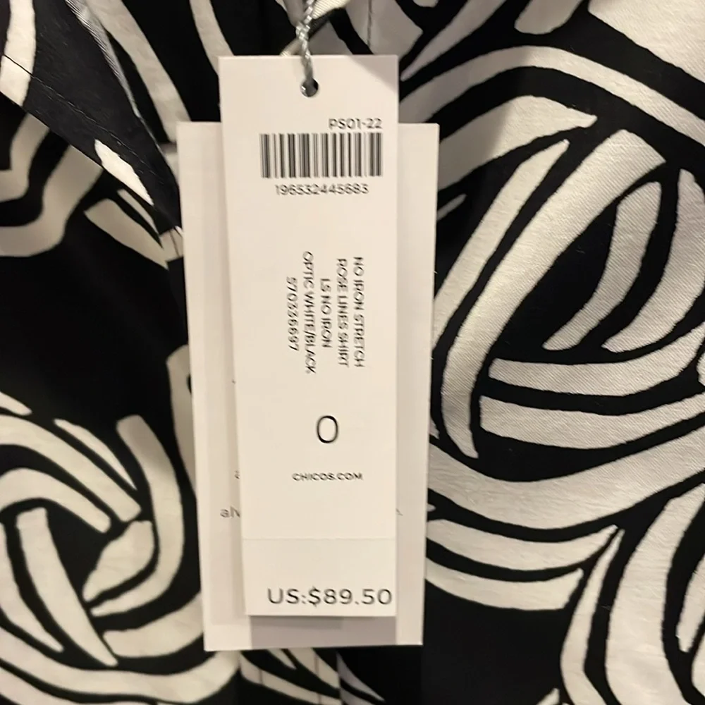 Chico’s top NWT - Picture 5 of 5